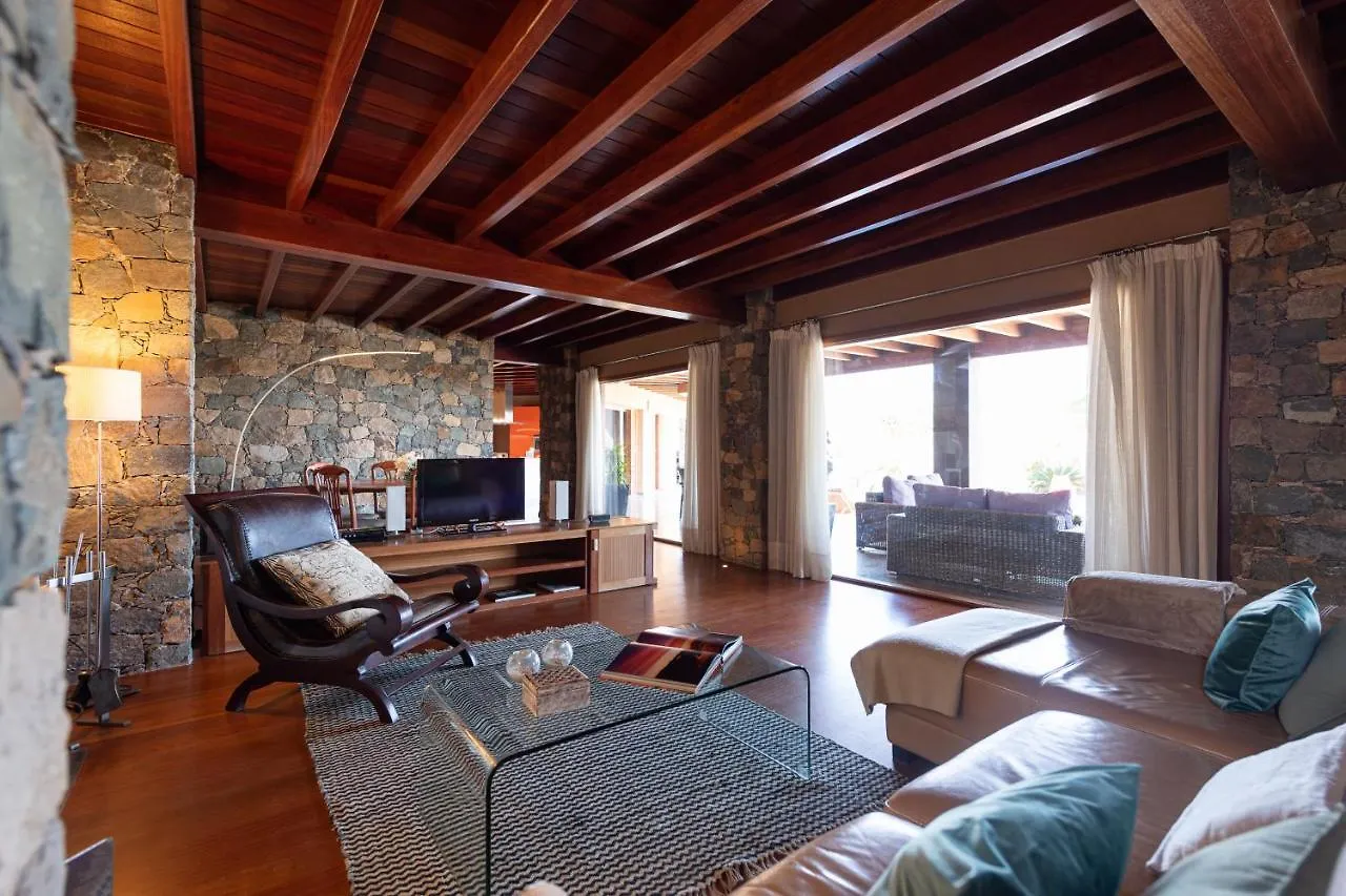 Villa Atlanntes Con Piscina En Fuerteventura Triquivijate